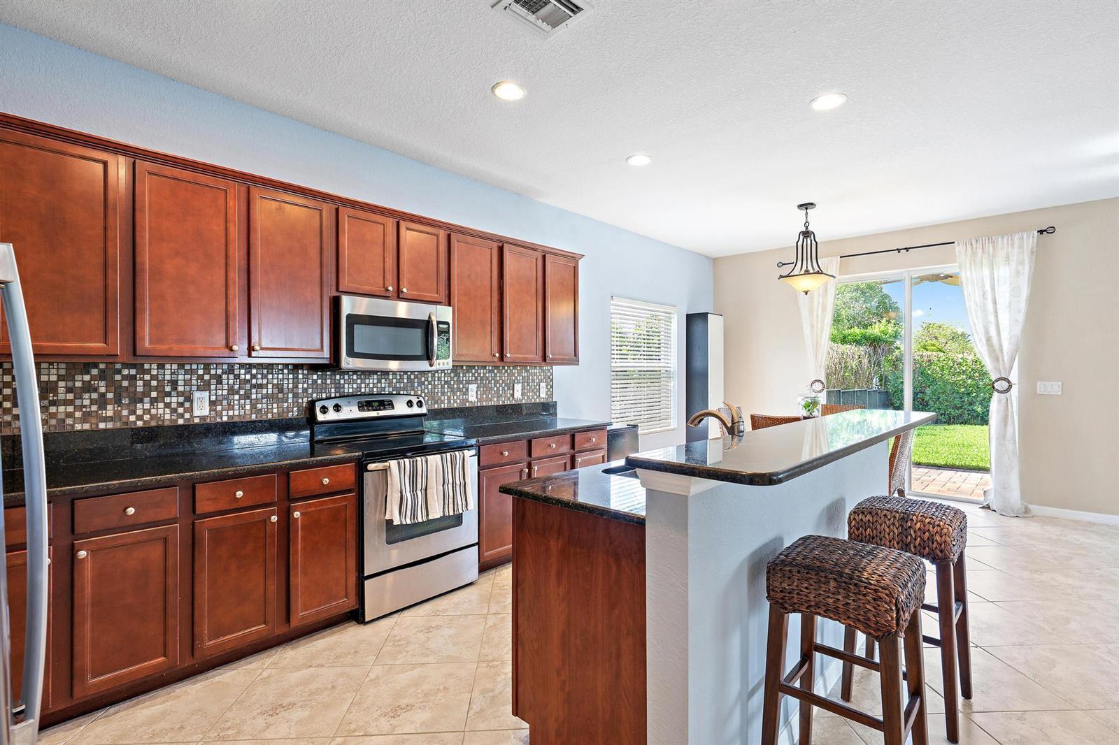 196 Behring Way, Jupiter FL 33458 photo 4