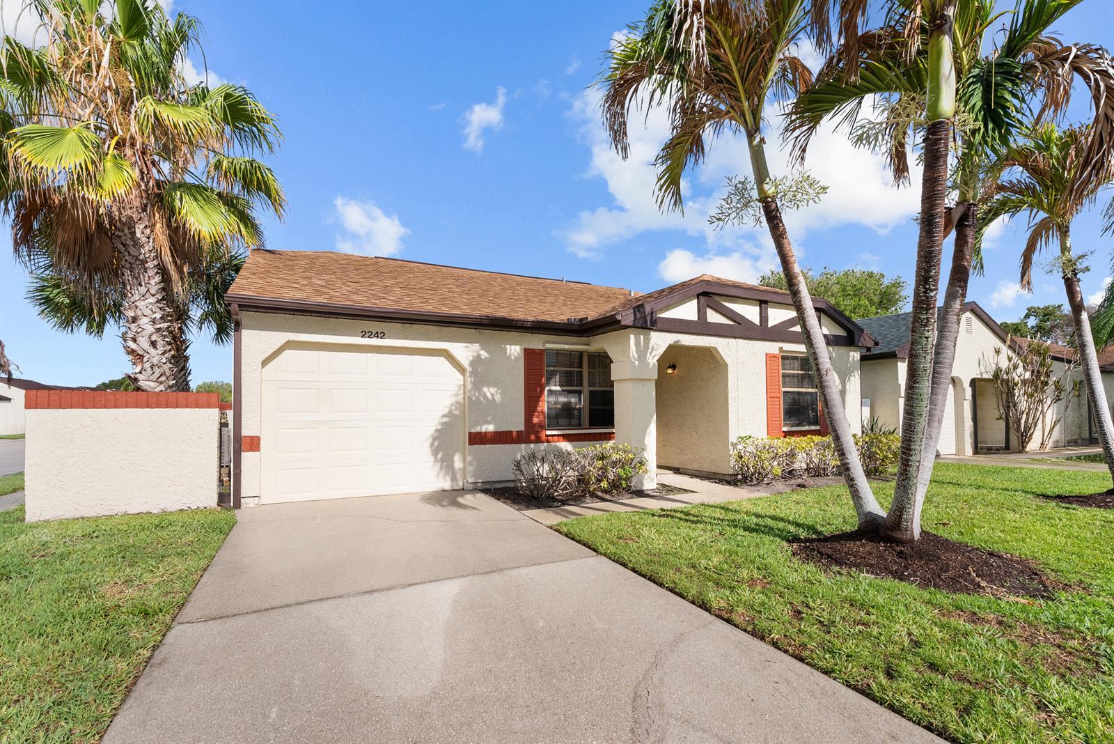 2242 SE Breckenridge Circle, Port St. Lucie FL 34952 photo 2