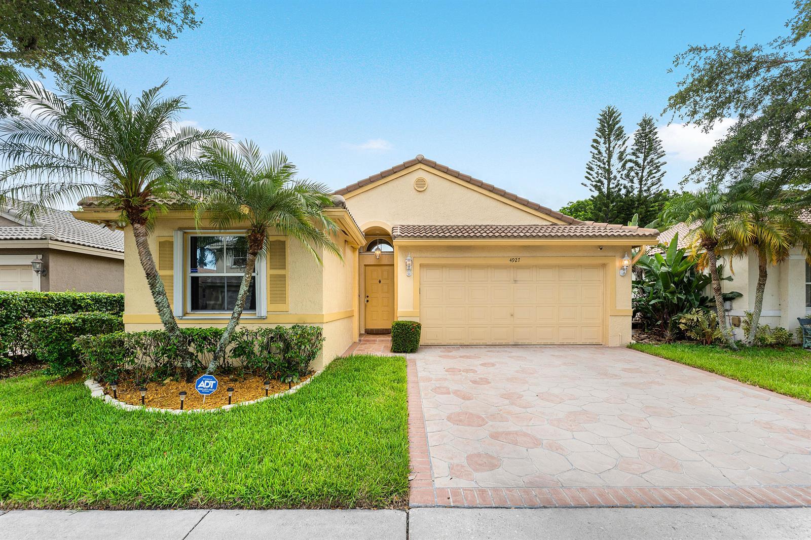 4927 NW 55th Boulevard, Coconut Creek FL 33073