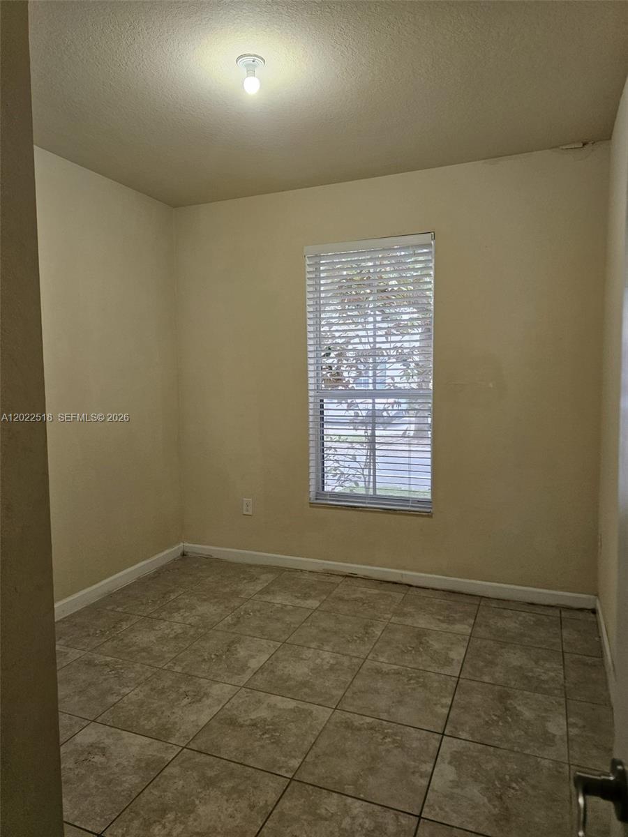 9530 SW 171st Ct, Miami FL 33196 photo 2