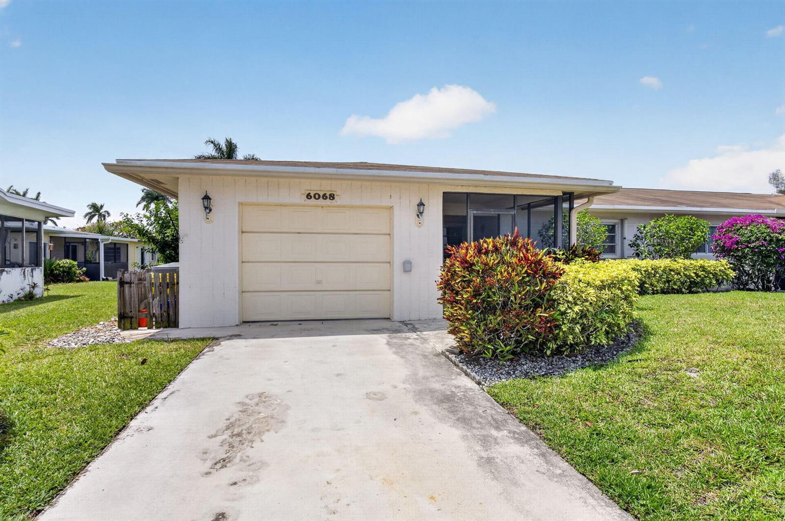 6068 Vía Diana, Delray Beach FL 33484 photo 2