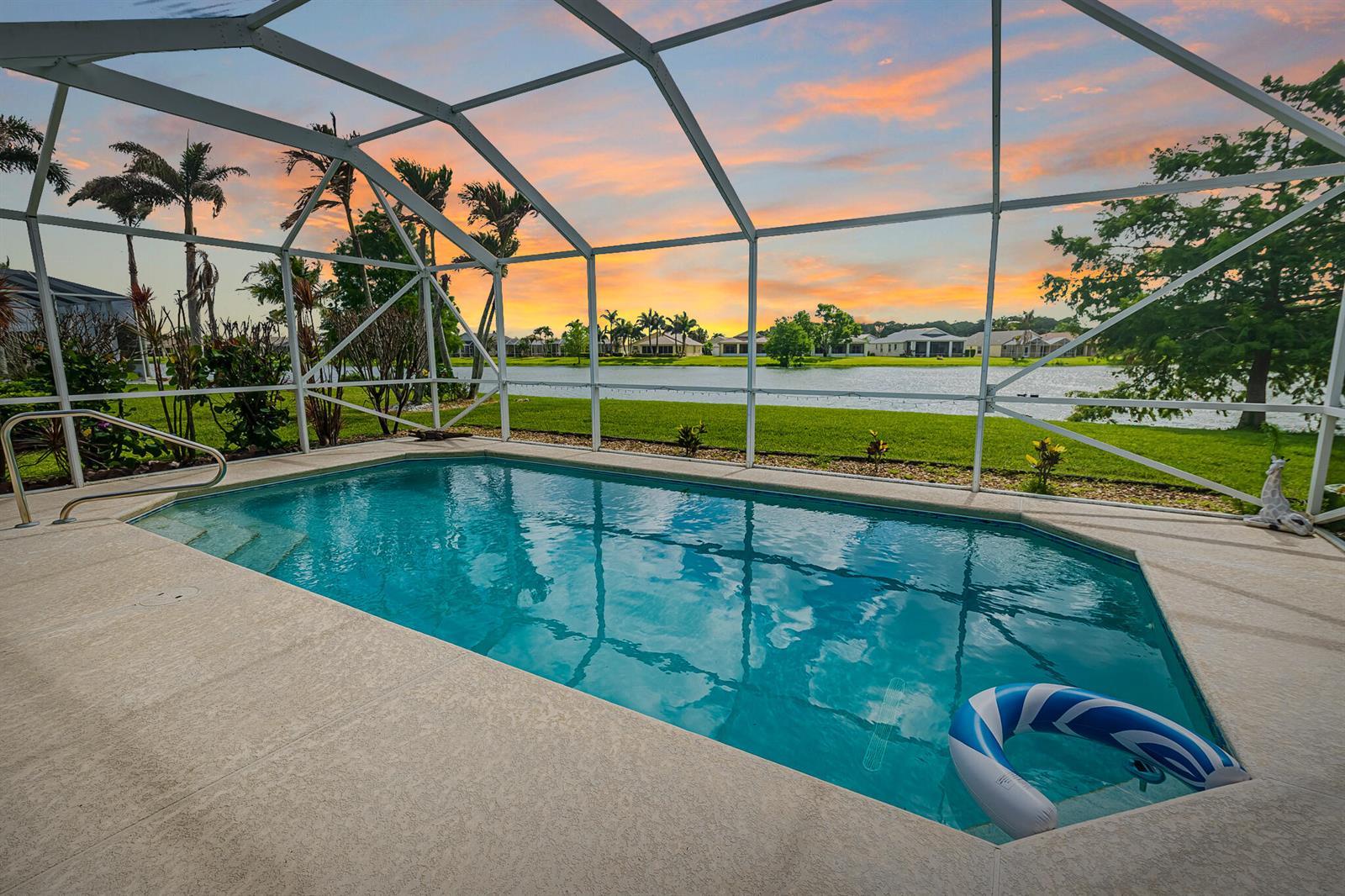 472 SW Talquin Lane, Port St. Lucie FL 34986 photo 2