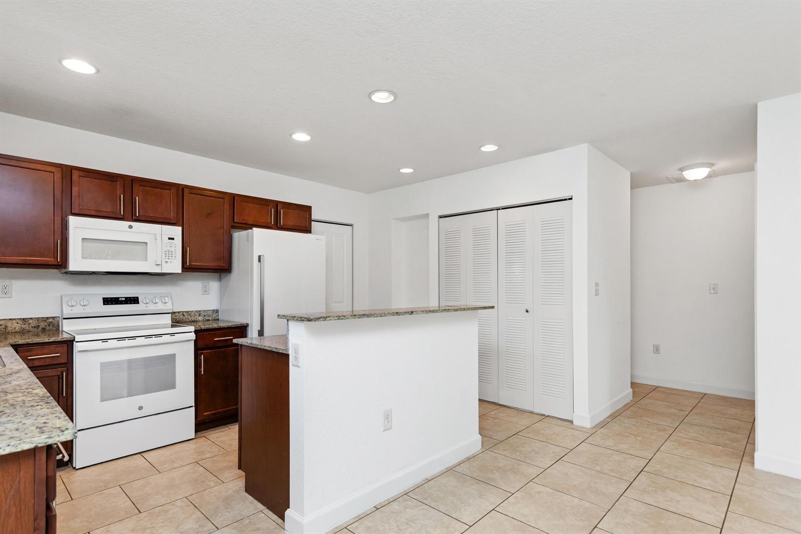 3525 NW 114th Lane, Coral Springs FL 33065 photo 3