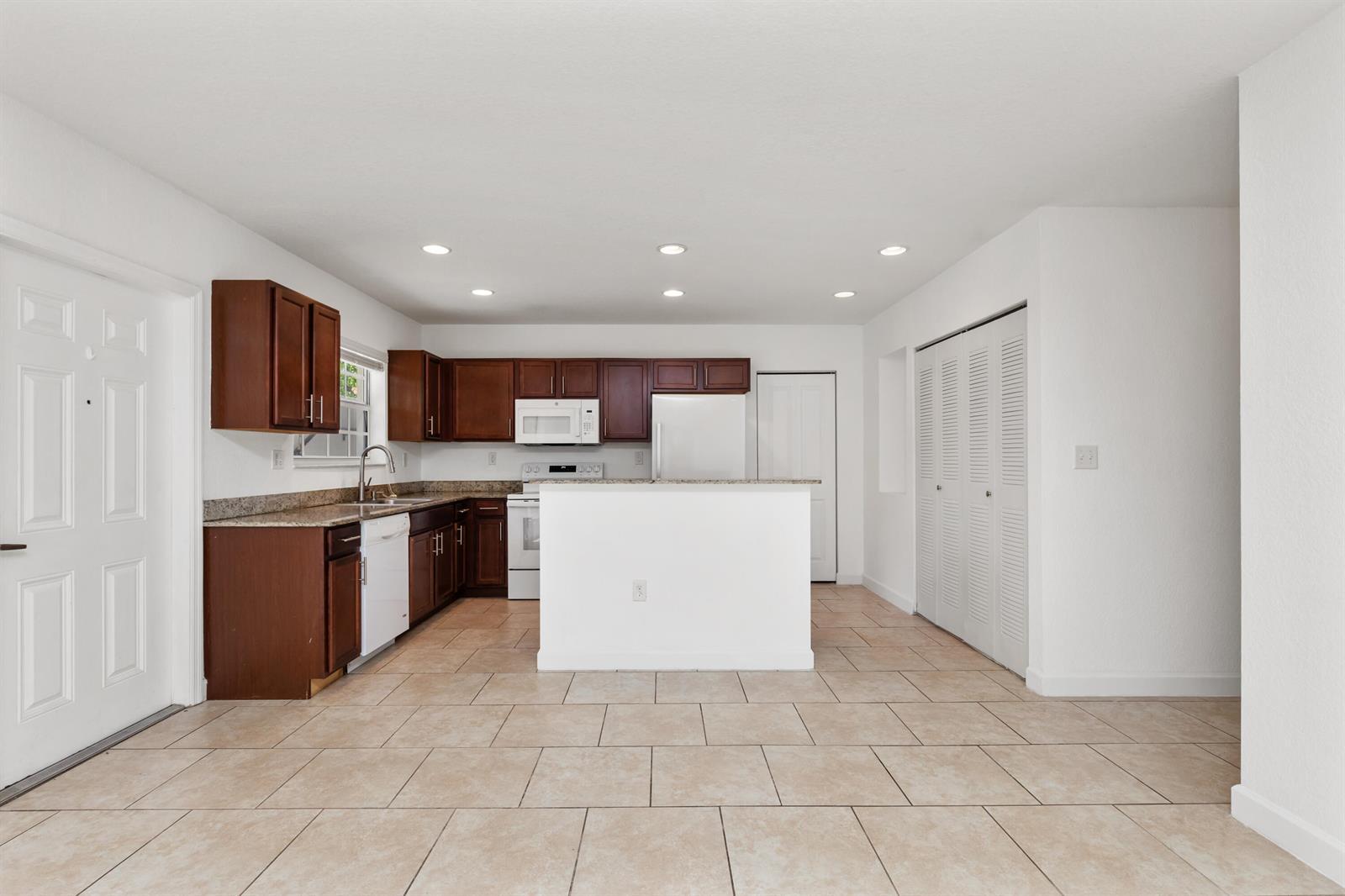 3525 NW 114th Lane, Coral Springs FL 33065