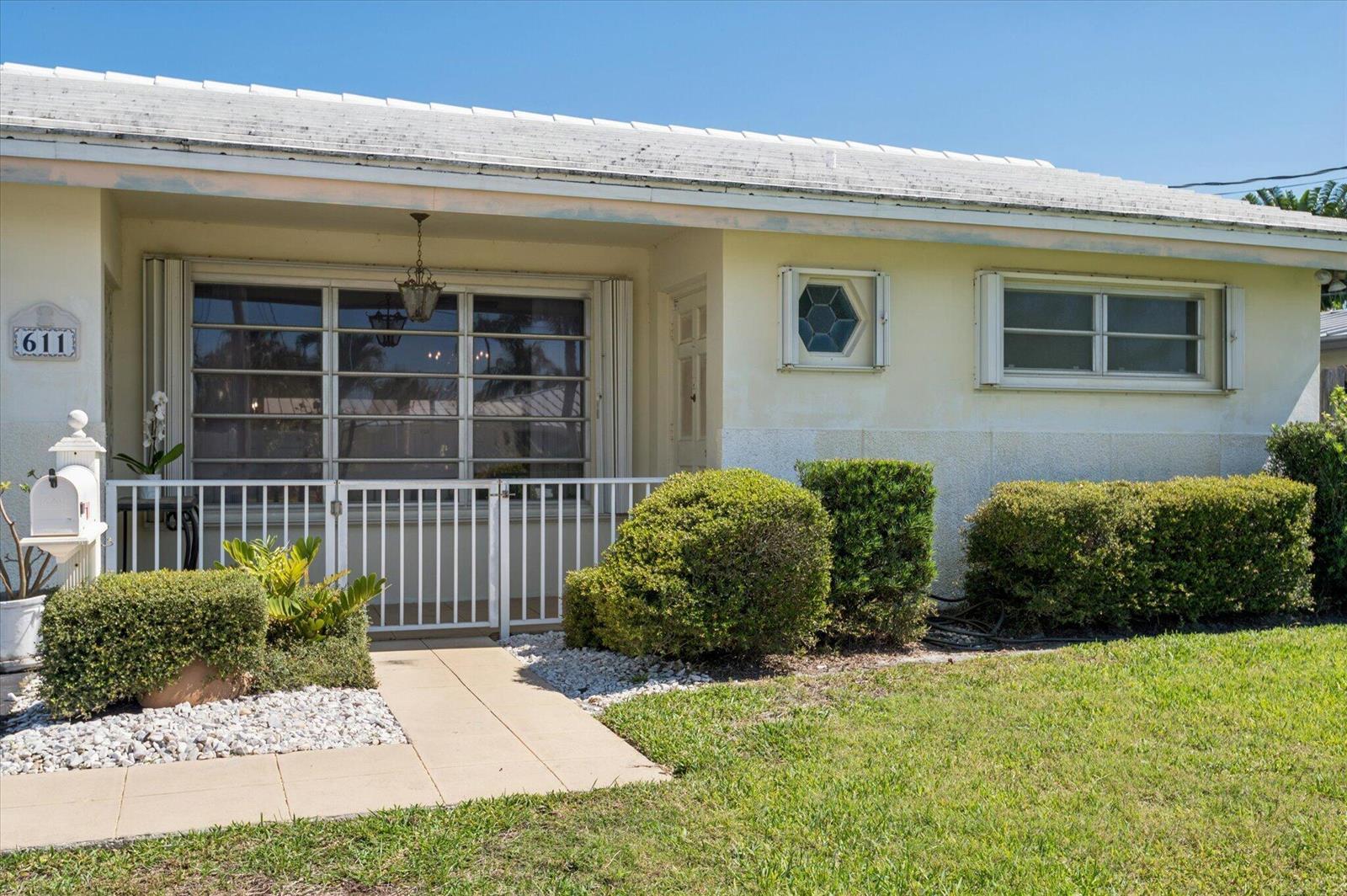 611 SE 11th Street, Pompano Beach FL 33060 photo 2