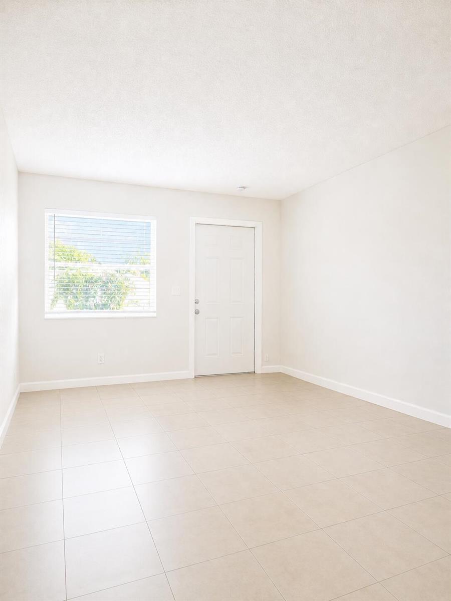 125 W 17th Street W # 1, Riviera Beach FL 33404 photo 2