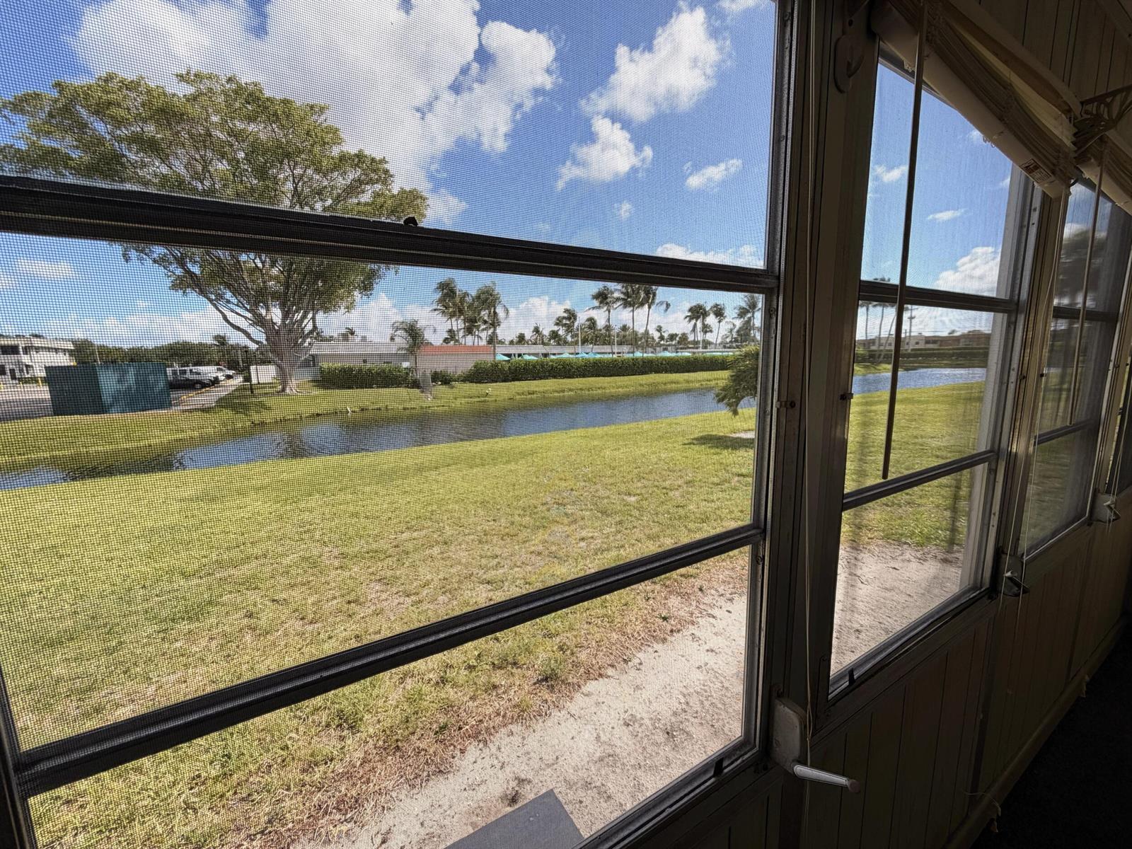 19 Saxony # 19, Delray Beach FL 33446