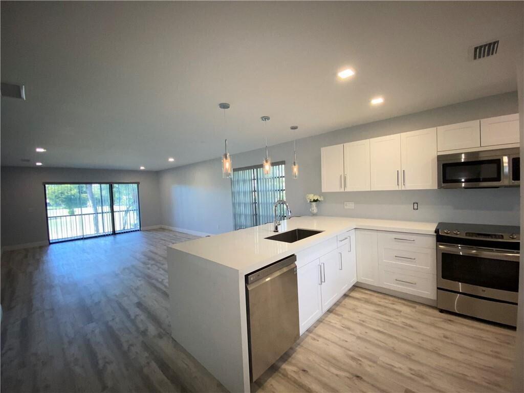 21766 Cypress Drive # g, Boca Raton FL 33433 photo 4