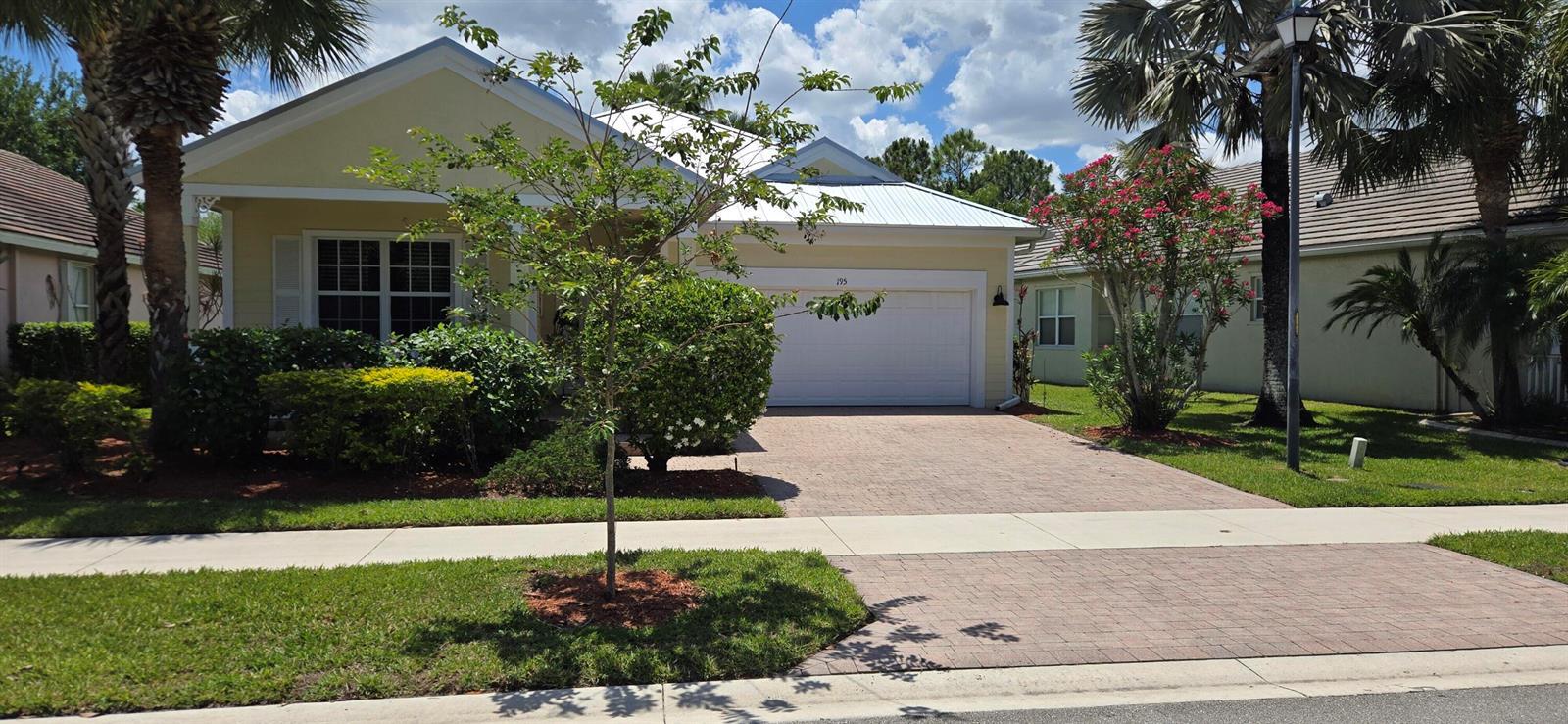 195 NW Willow Grove Avenue, Port St. Lucie FL 34986