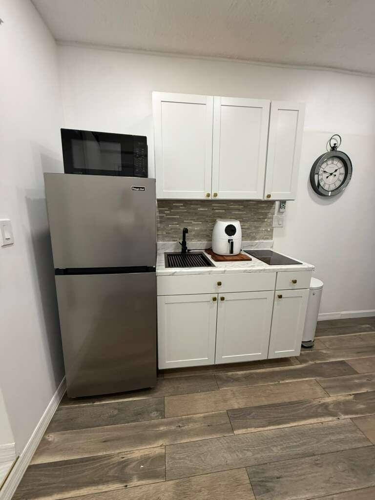 3111 N 66th Avenue, Hollywood FL 33024 photo 2