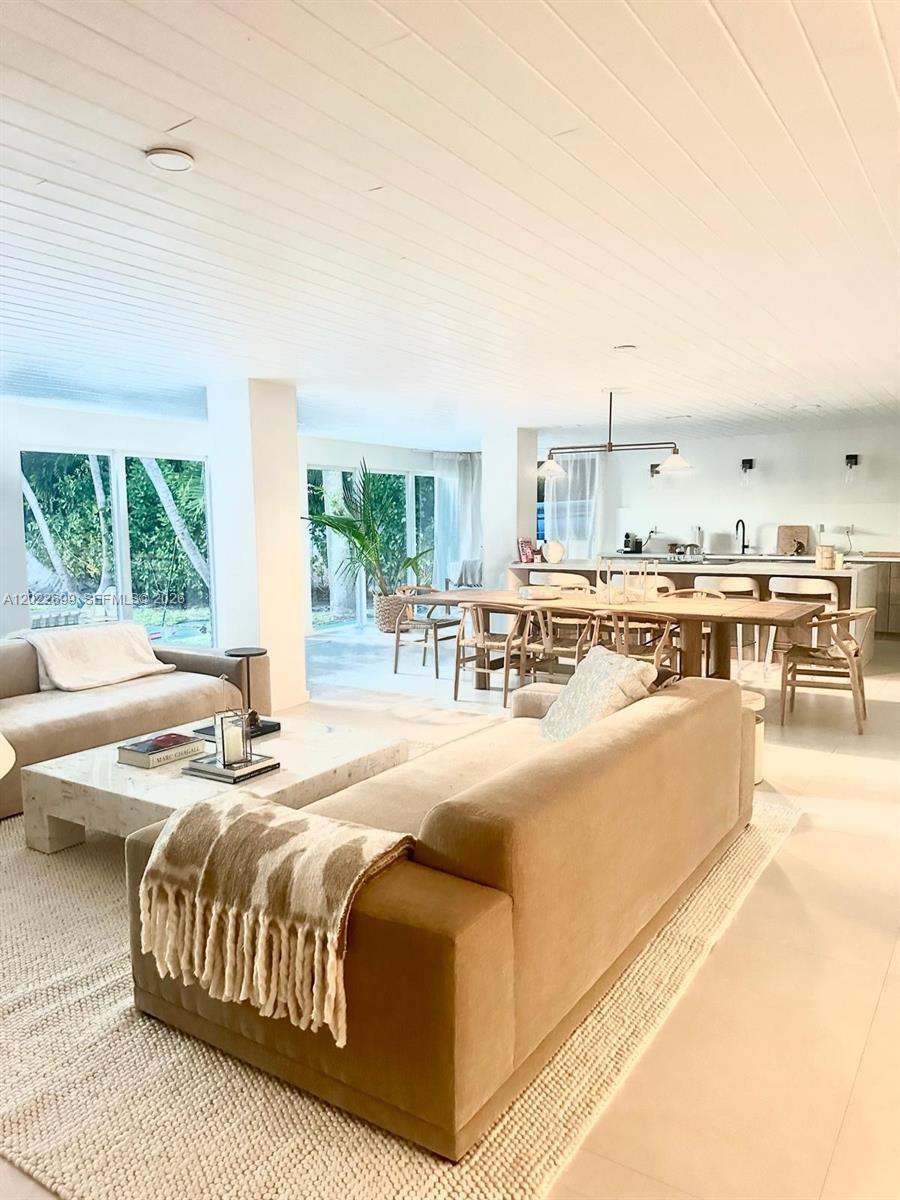 8300 Hawthorne Ave, Miami Beach FL 33141 photo 4
