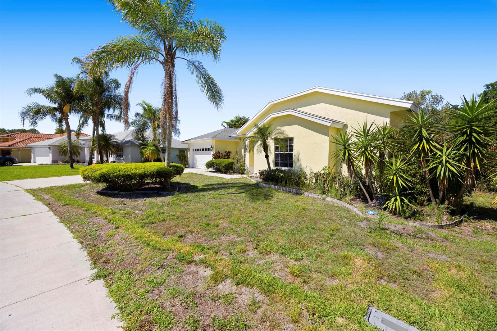 105 Monterey Way, Royal Palm Beach FL 33411 photo 2