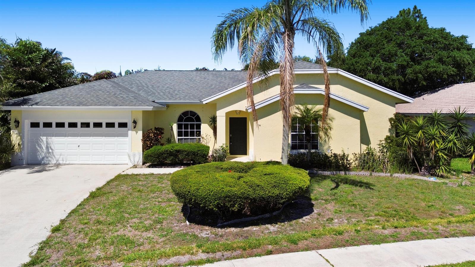 105 Monterey Way, Royal Palm Beach FL 33411
