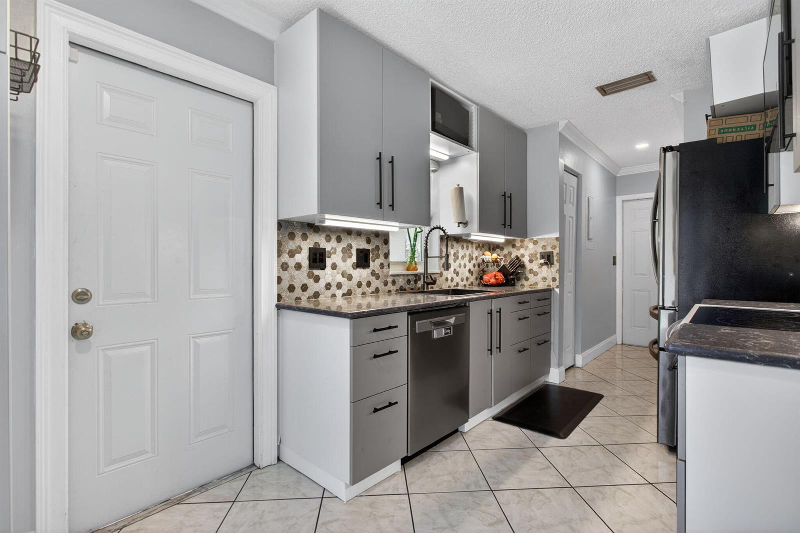 1601 NW 48th Place, Deerfield Beach FL 33064 photo 5