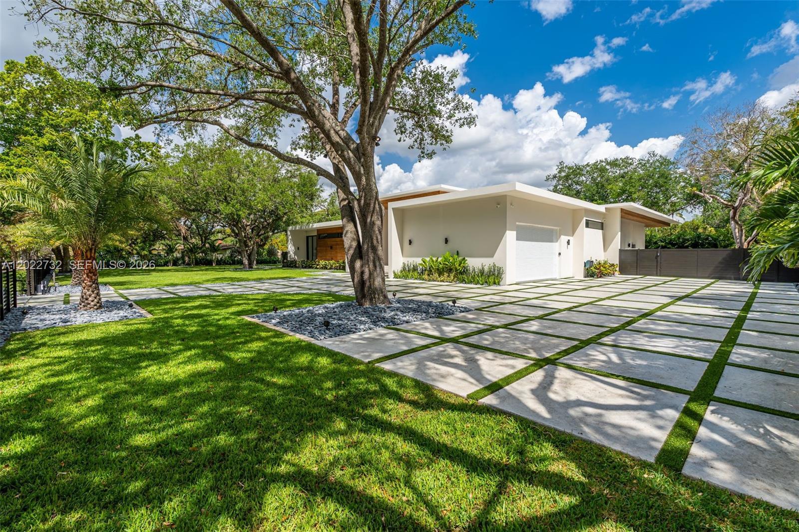 7825 SW 128th St, Pinecrest FL 33156 photo 3