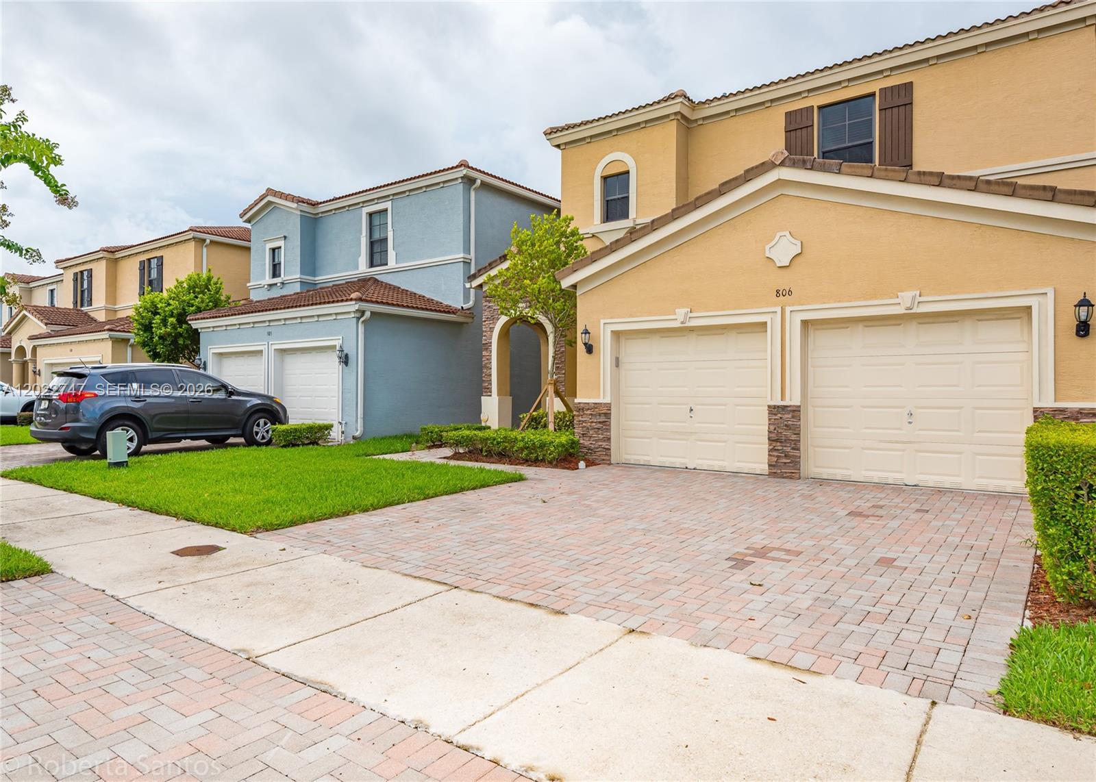 806 NE 191st St, Miami FL 33179 photo 3