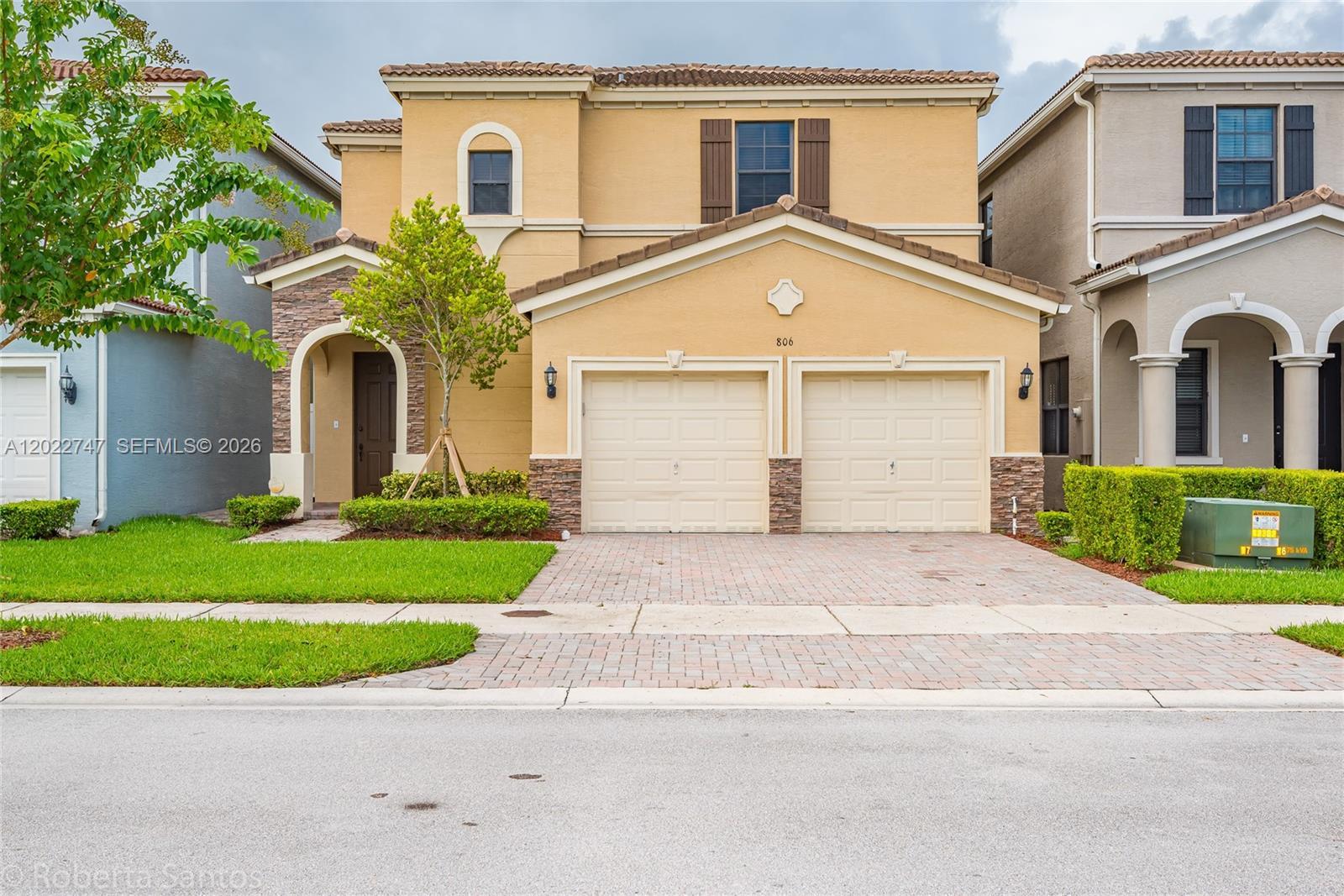 806 NE 191st St, Miami FL 33179