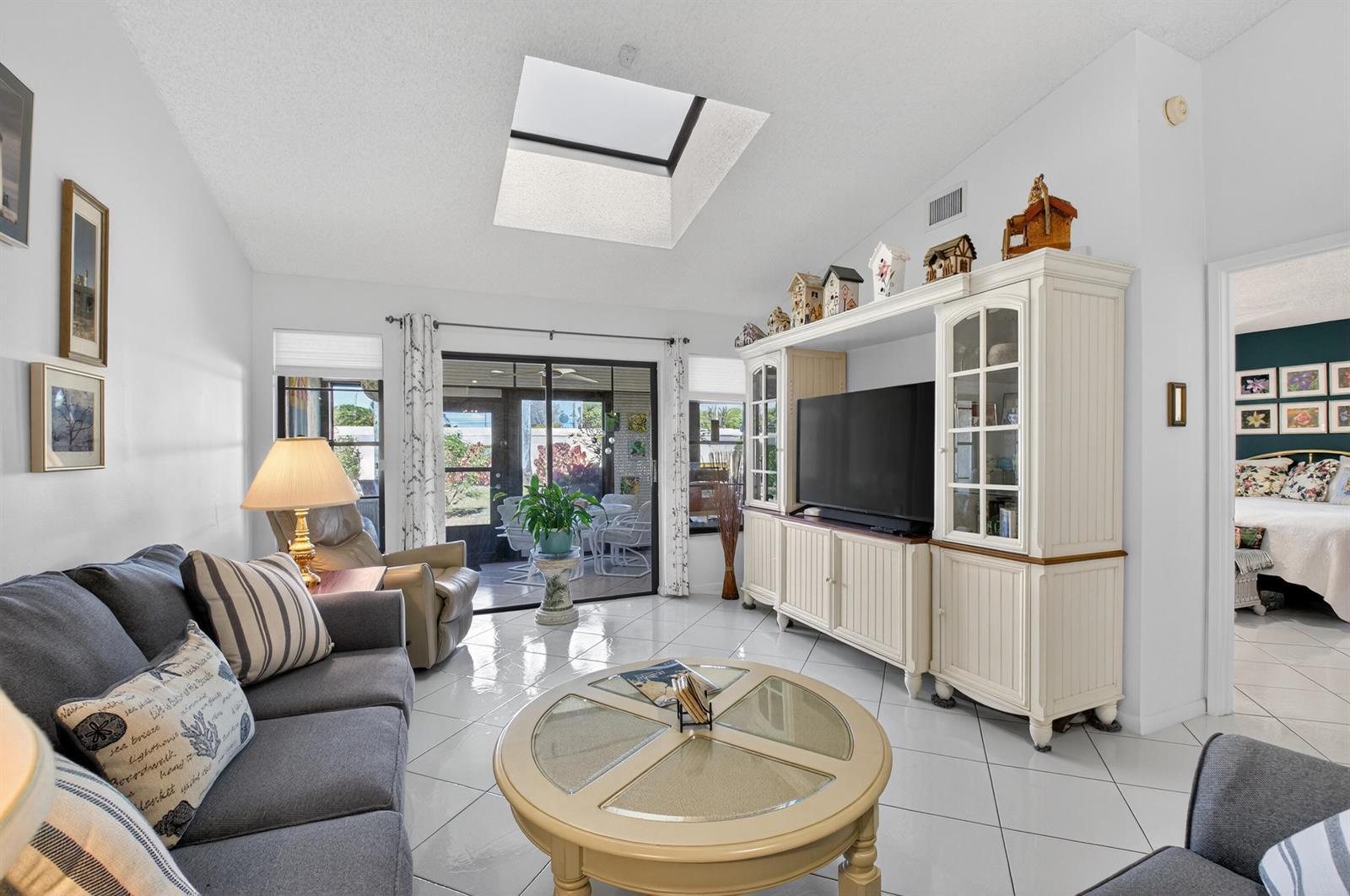5893 Sunswept Lane # B, Boynton Beach FL 33437 photo 2