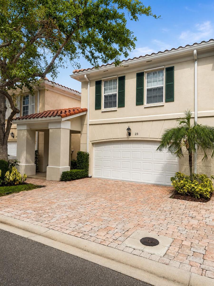 23 Live Oak Circle, Tequesta FL 33469 photo 2