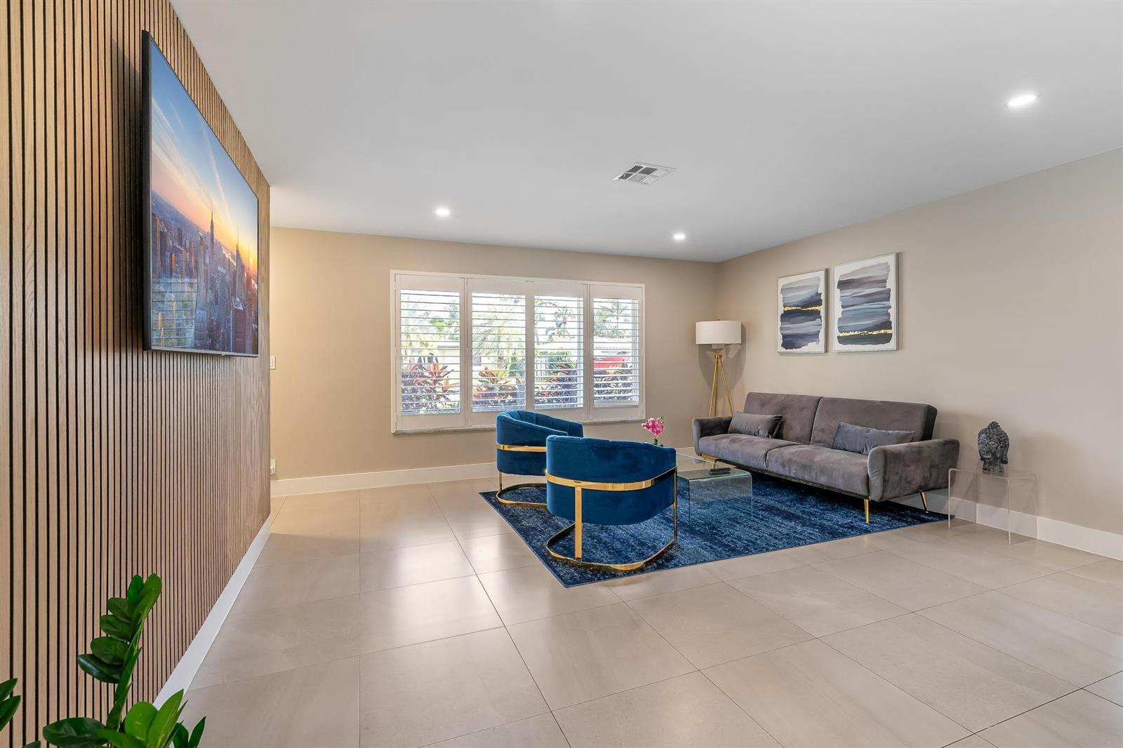 300 SE 8th Court, Pompano Beach FL 33060 photo 4