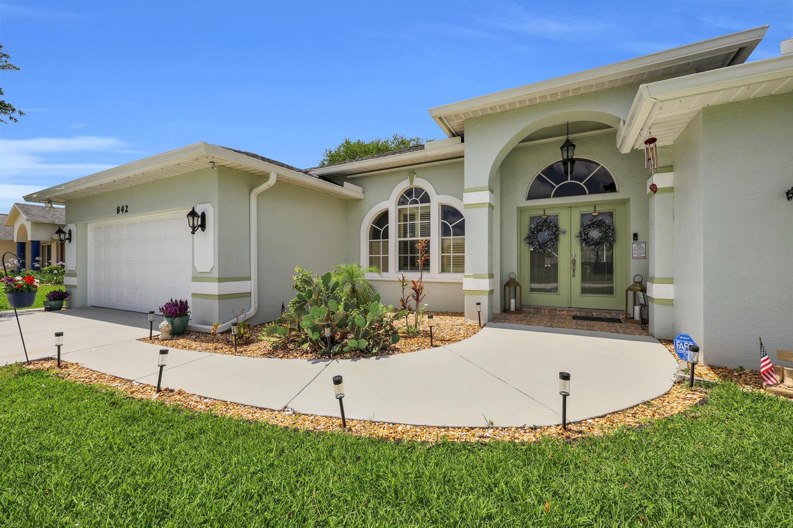 842 SE Quiescent Lane, Port St. Lucie FL 34983 photo 3