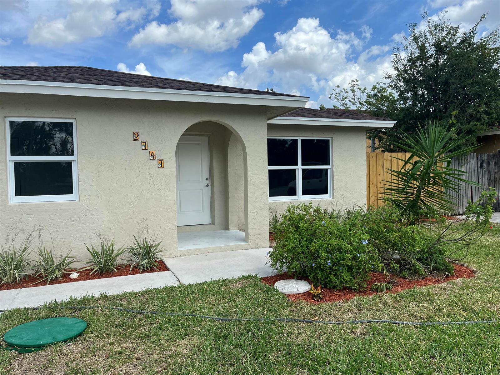 2747 Summit Boulevard, West Palm Beach FL 33406 photo 2