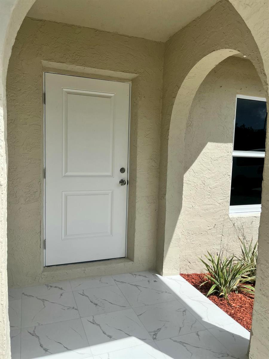 2747 Summit Boulevard, West Palm Beach FL 33406 photo 4