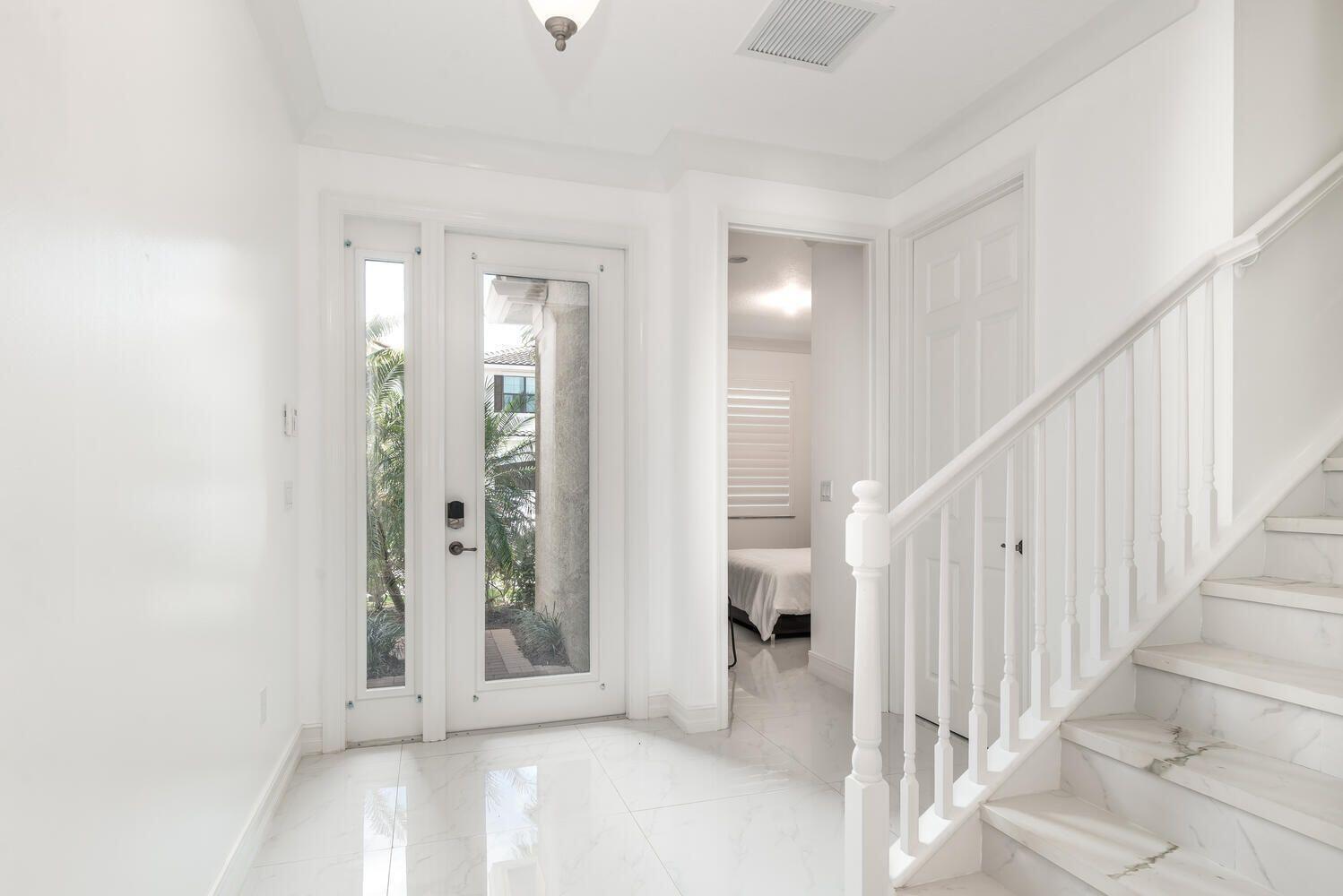 8092 Lemon Serpentine Lane, Delray Beach FL 33446 photo 2