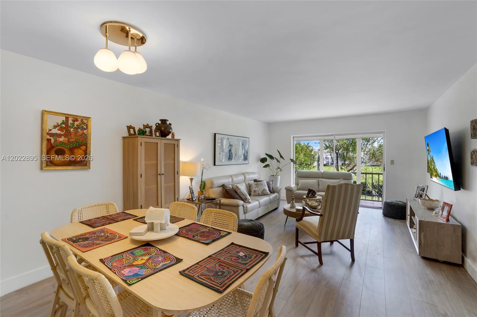 950 Hillcrest Dr # 212, Hollywood FL 33021 photo 2