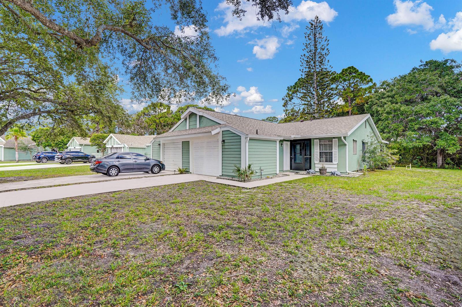 1370 SE Rivergreen Circle, Port St. Lucie FL 34952