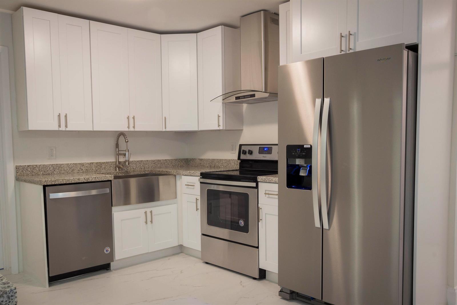 2325 NE 4th Avenue, Boca Raton FL 33431