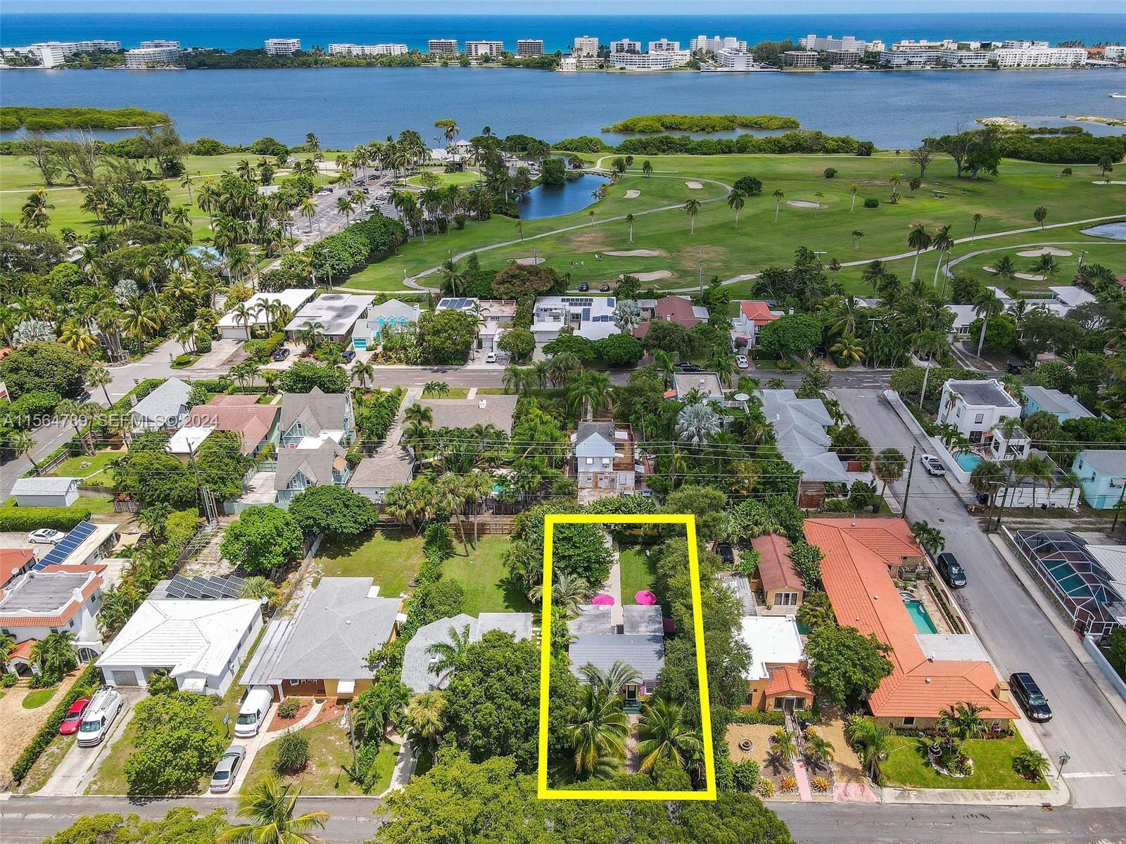 612 N Palmway, FL 33460 photo 2