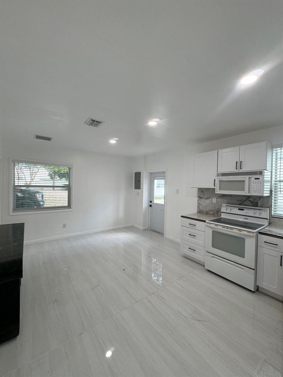 4591 Purdy Lane # 8, West Palm Beach FL 33415 photo 4