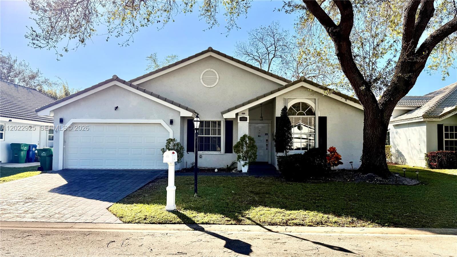 5470 Pine Cir, Coral Springs FL 33067