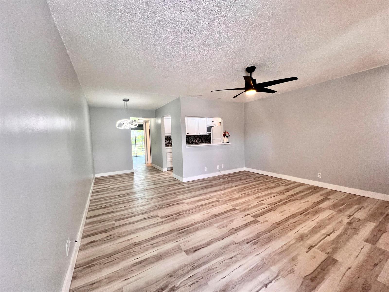 176 Sussex I, West Palm Beach FL 33417