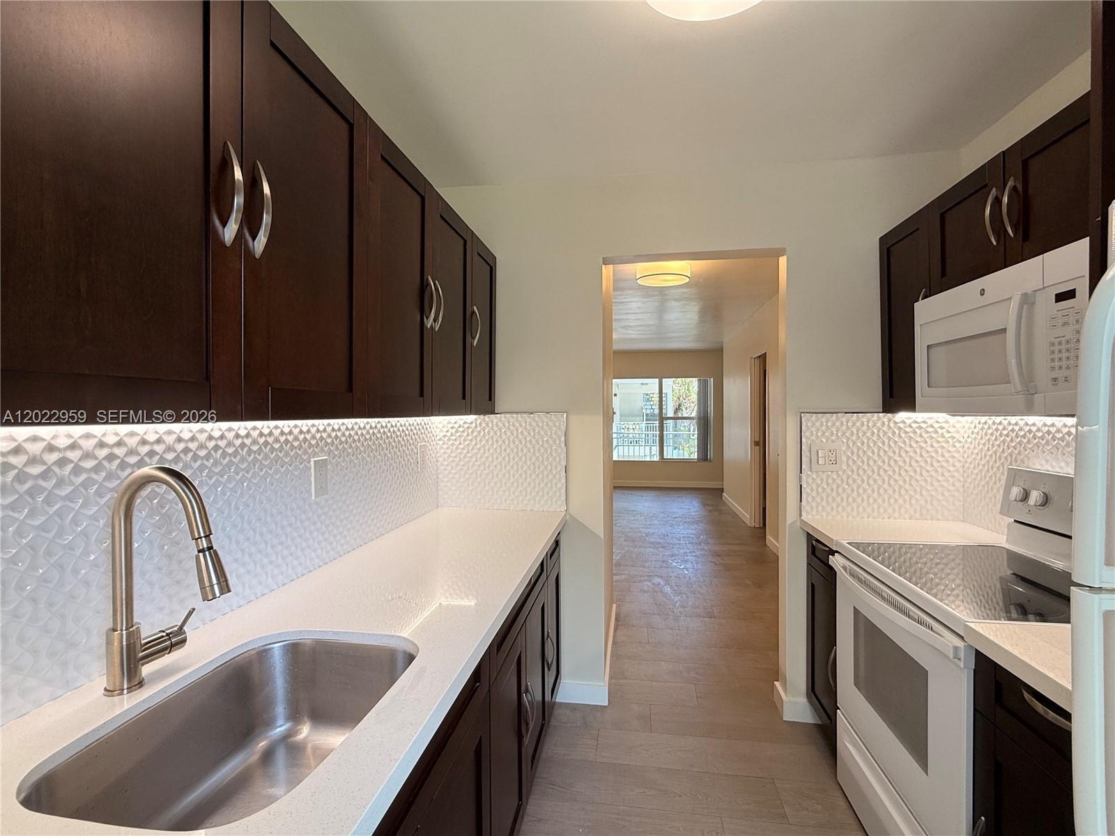 10001 W Bay Harbor Dr # 205, Bay Harbor Islands FL 33154
