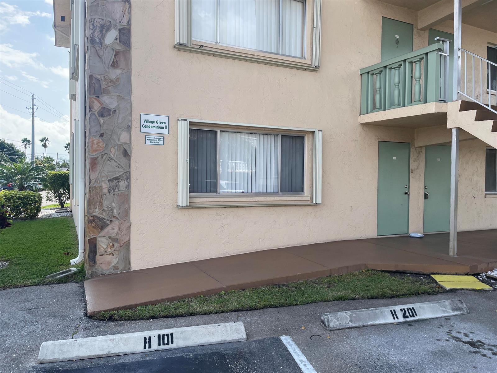 700 Village Green Court # 101, Palm Springs FL 33461