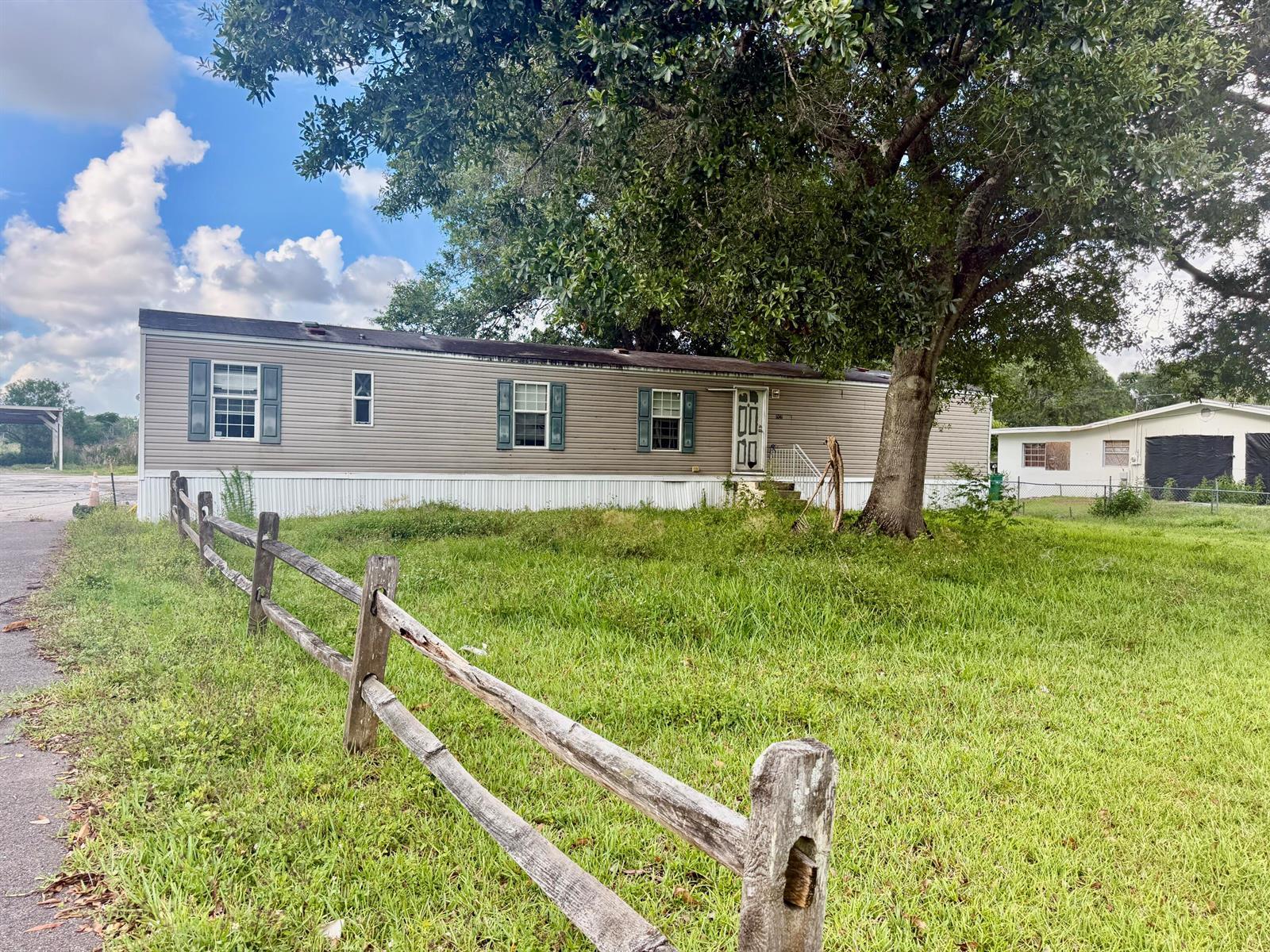 1071 NW 39th Circle, Okeechobee FL 34972