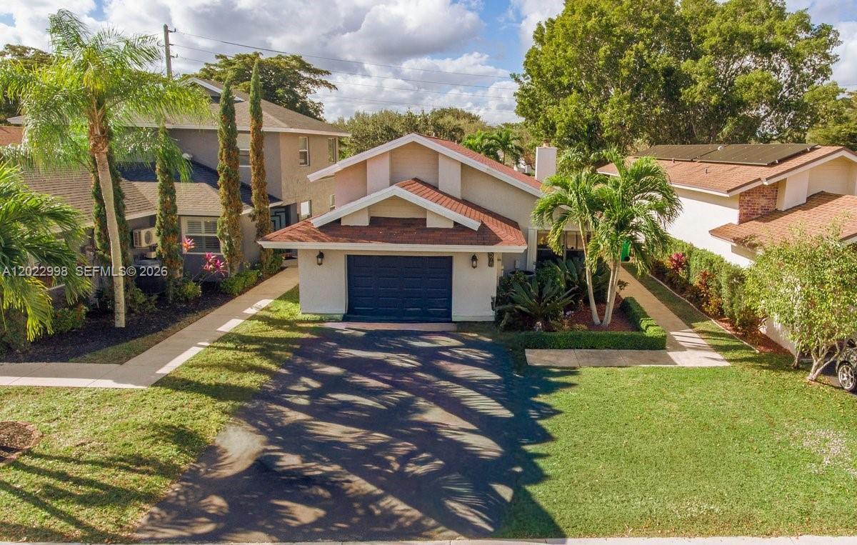 575 Lakeside Cir, Sunrise FL 33326
