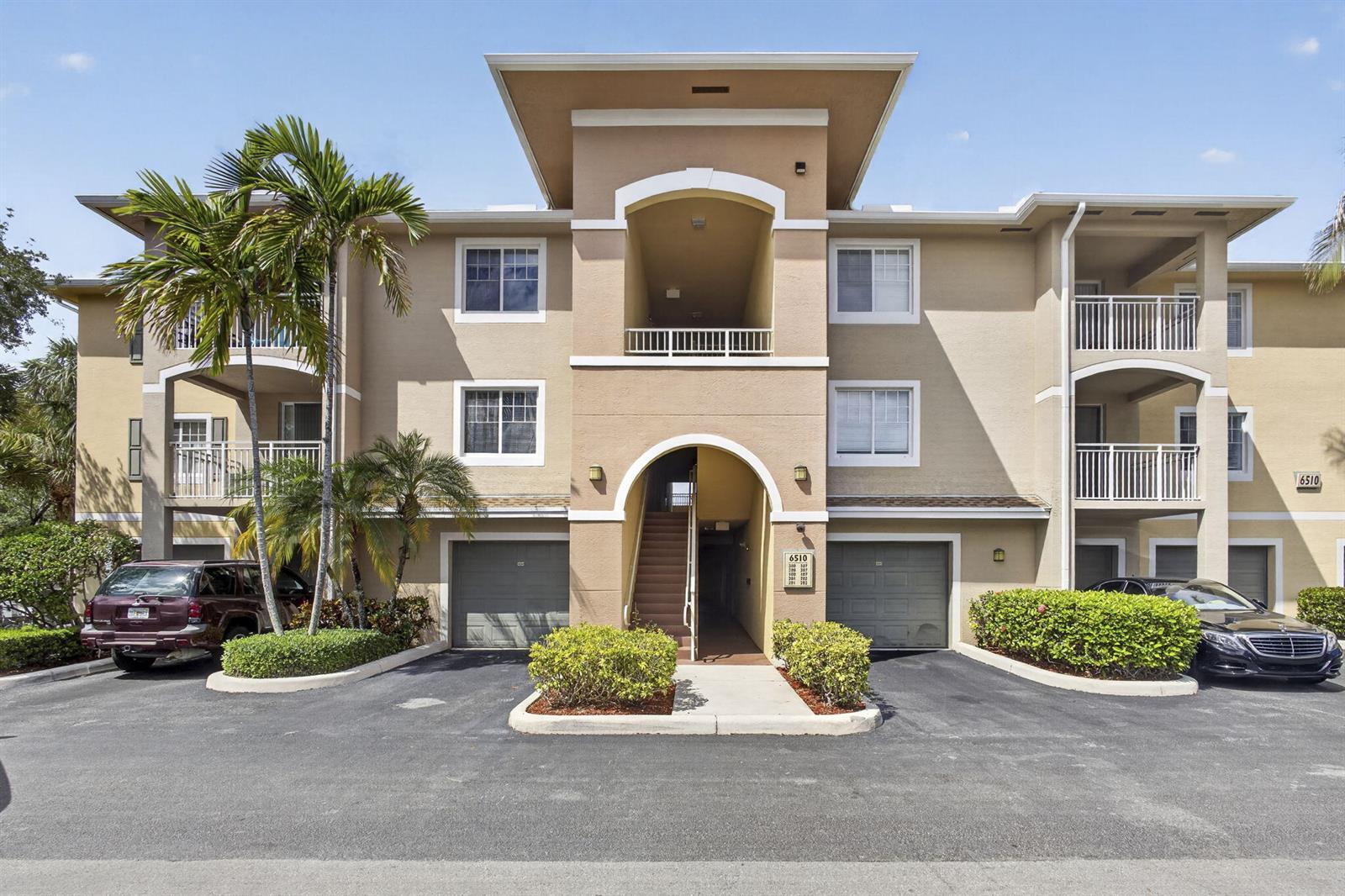 6510 Emerald Dunes Drive # 308, West Palm Beach FL 33411 photo 2