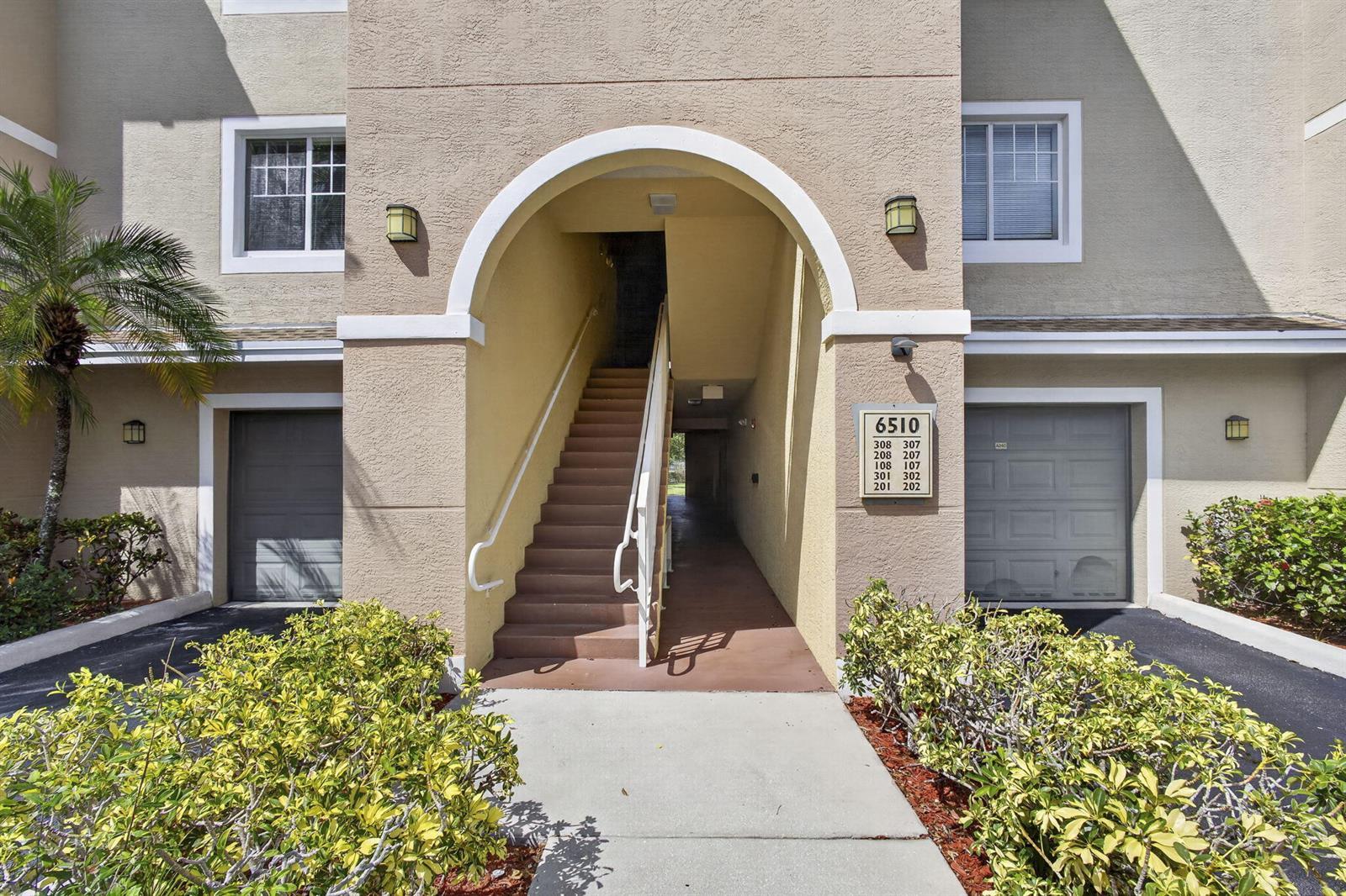 6510 Emerald Dunes Drive # 308, West Palm Beach FL 33411 photo 3