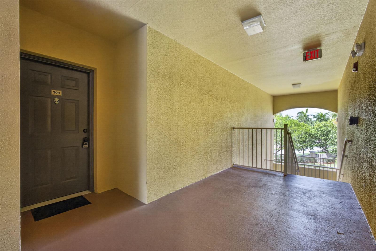 6510 Emerald Dunes Drive # 308, West Palm Beach FL 33411 photo 4