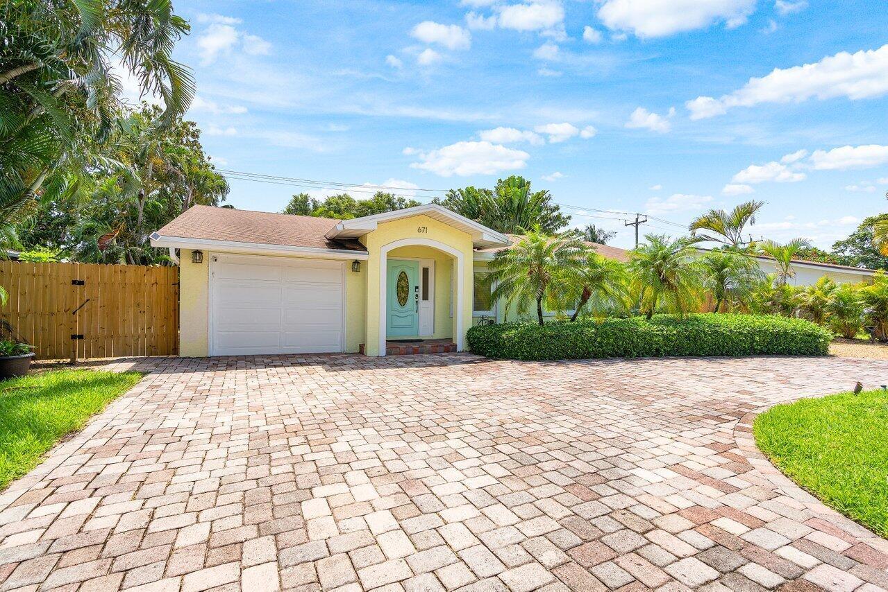 671 Lindell Boulevard, Delray Beach FL 33444 photo 2