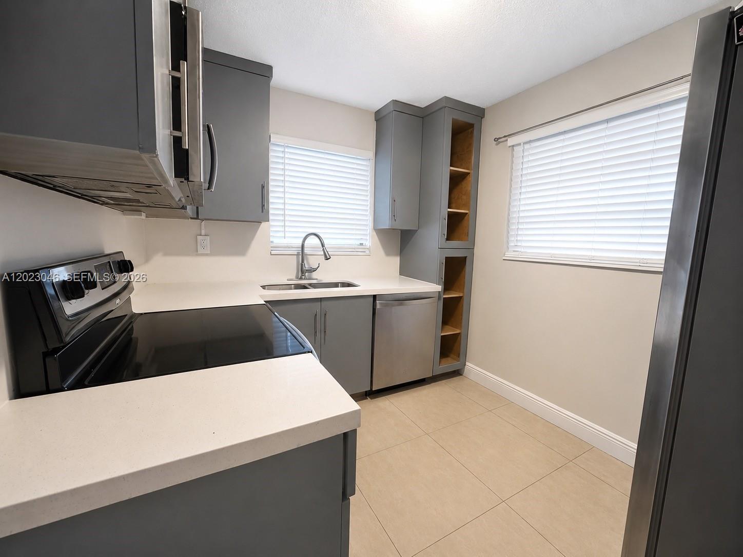 811 NW 6th Ave # 4, Pompano Beach FL 33060 photo 2