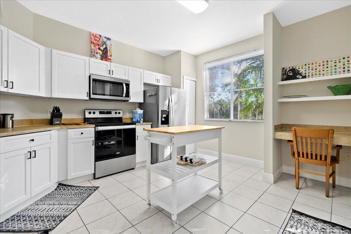 11013 Legacy Lane, Palm Beach Gardens FL 33410 photo 2