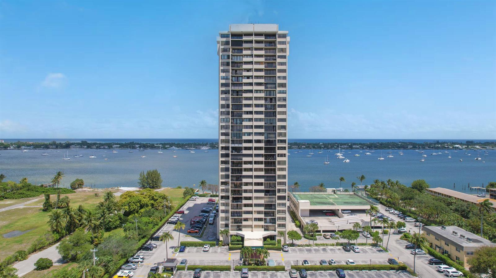 5600 N Flagler Drive # 1803, West Palm Beach FL 33407