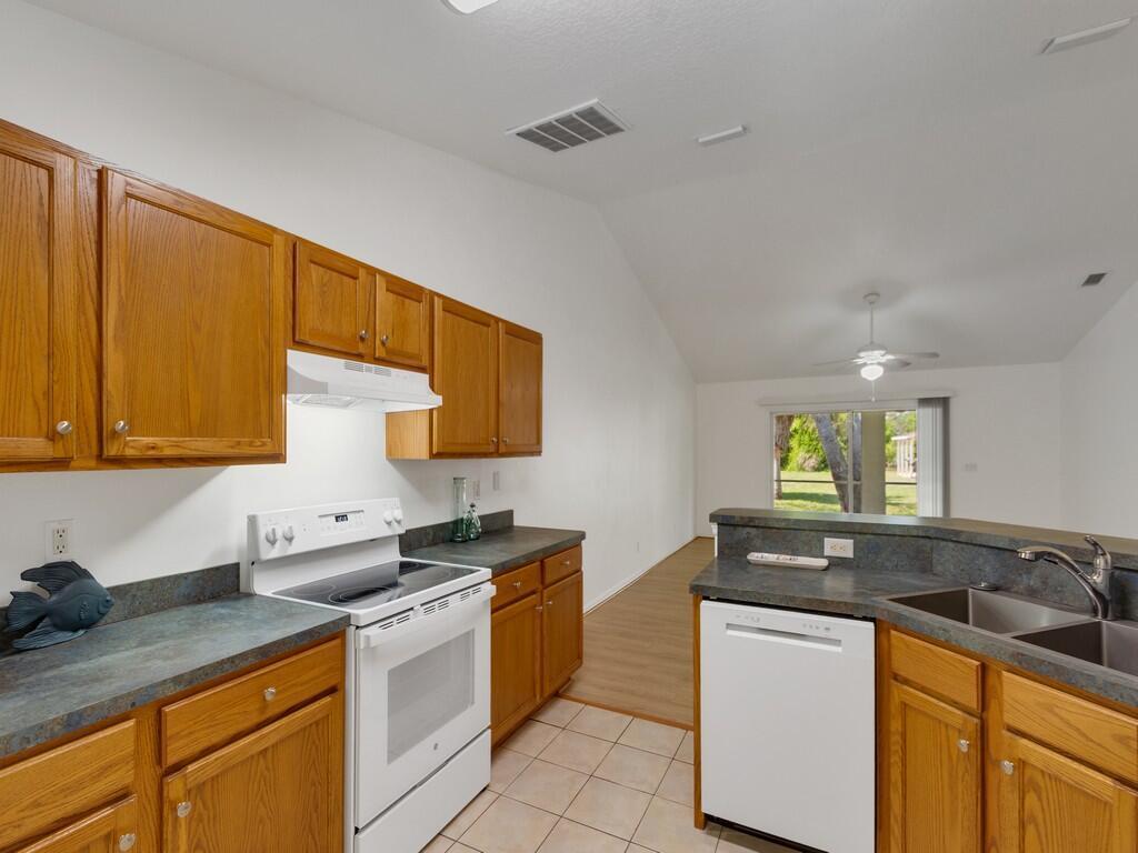 11171 Airport Drive, Sebastian FL 32958 photo 2