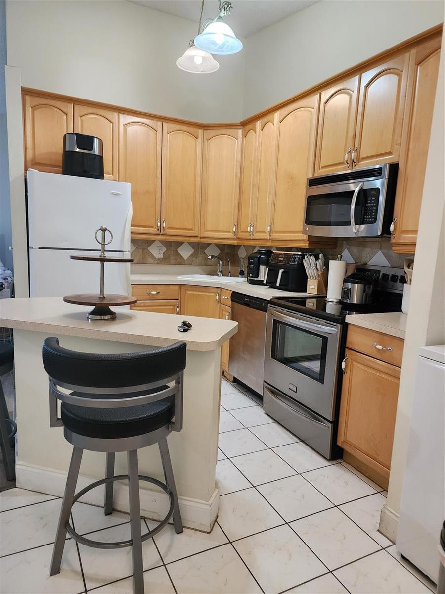 624 NW 47th Street, Deerfield Beach FL 33064 photo 3