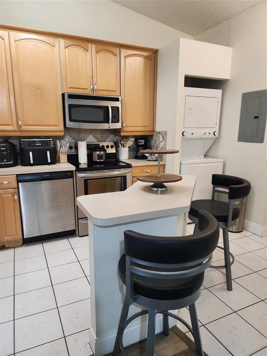 624 NW 47th Street, Deerfield Beach FL 33064 photo 5