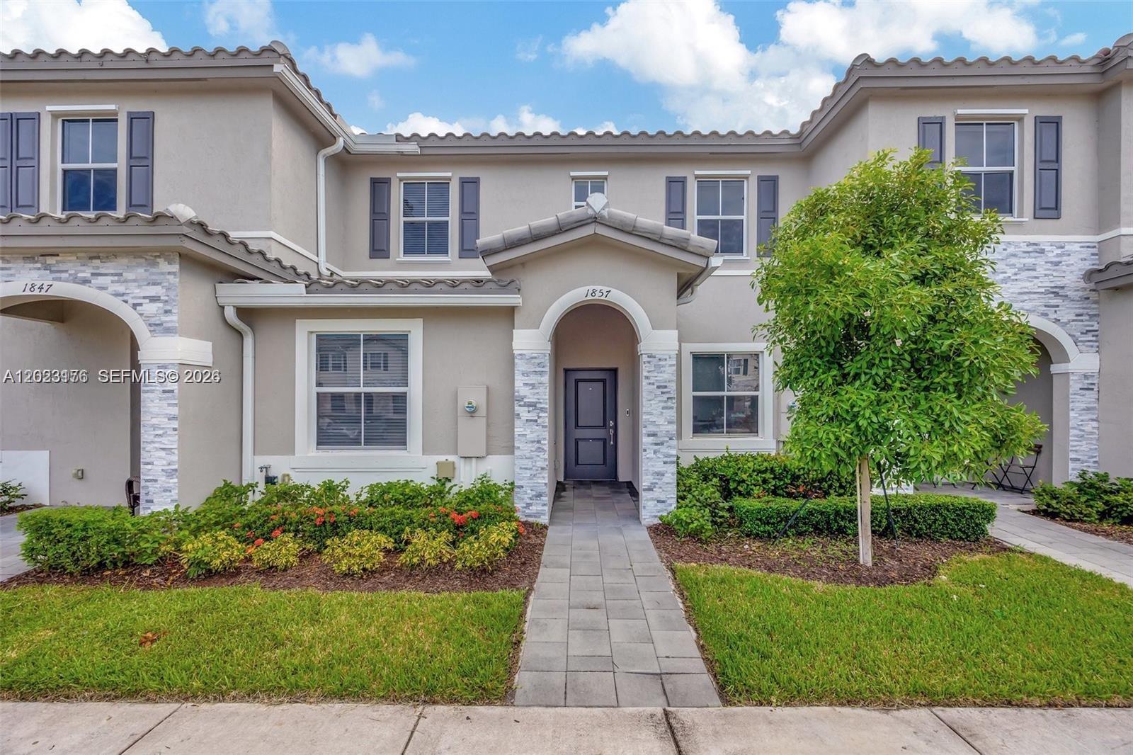 1857 SE 26th Ter, Homestead FL 33035 photo 5